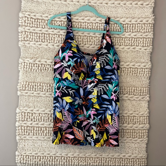 Tankini top. Size 20. NWOT Bust 42D - Picture 1 of 3
